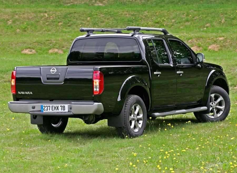  Nissan Navara Double Cab 2005 года  (фото 3 из 10)